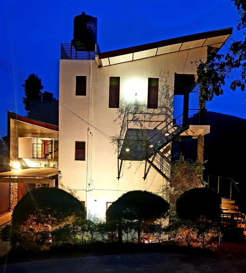 Ella Floating View Bed & Breakfast Bagian luar foto