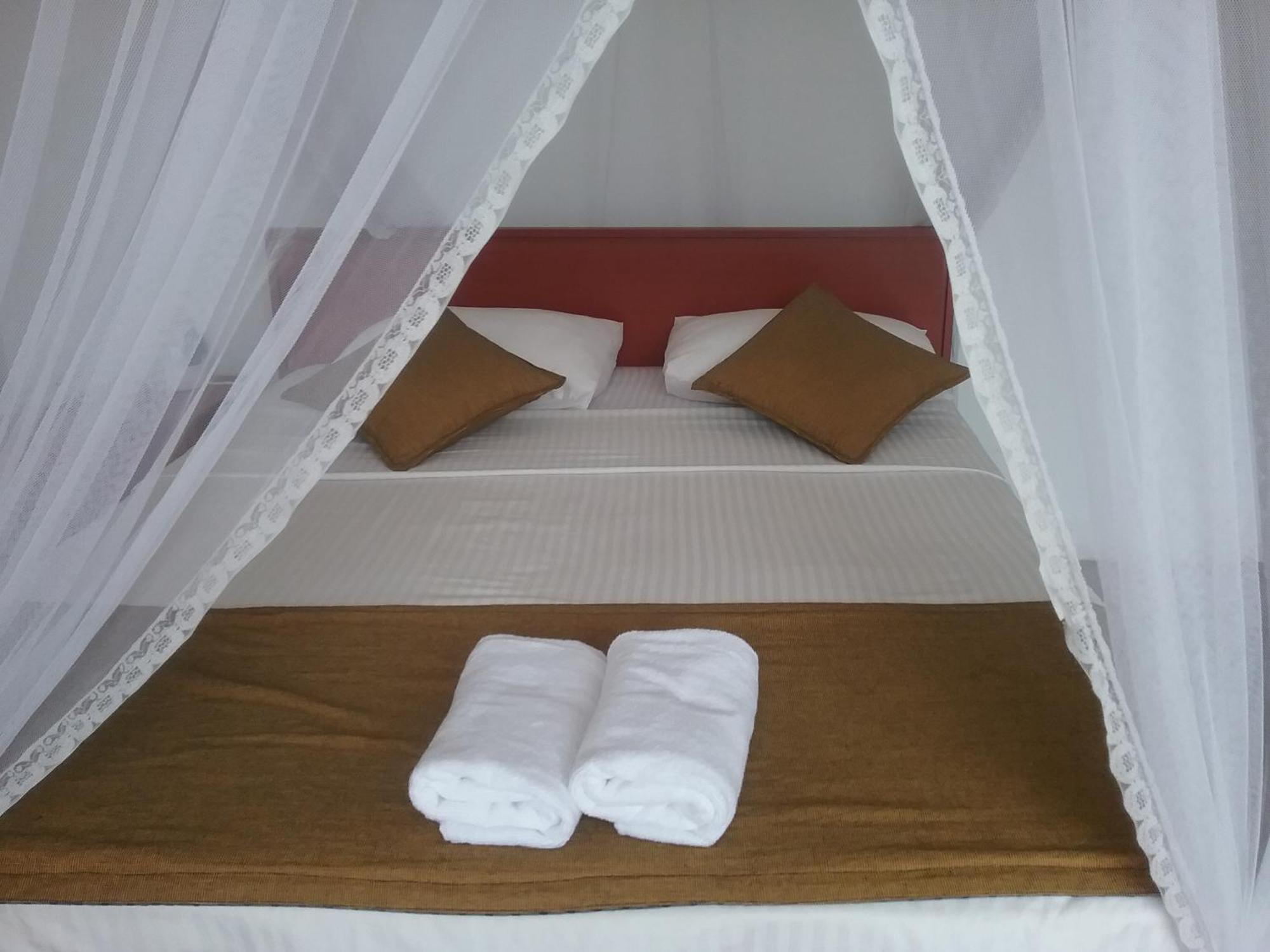 Ella Floating View Bed & Breakfast Bagian luar foto
