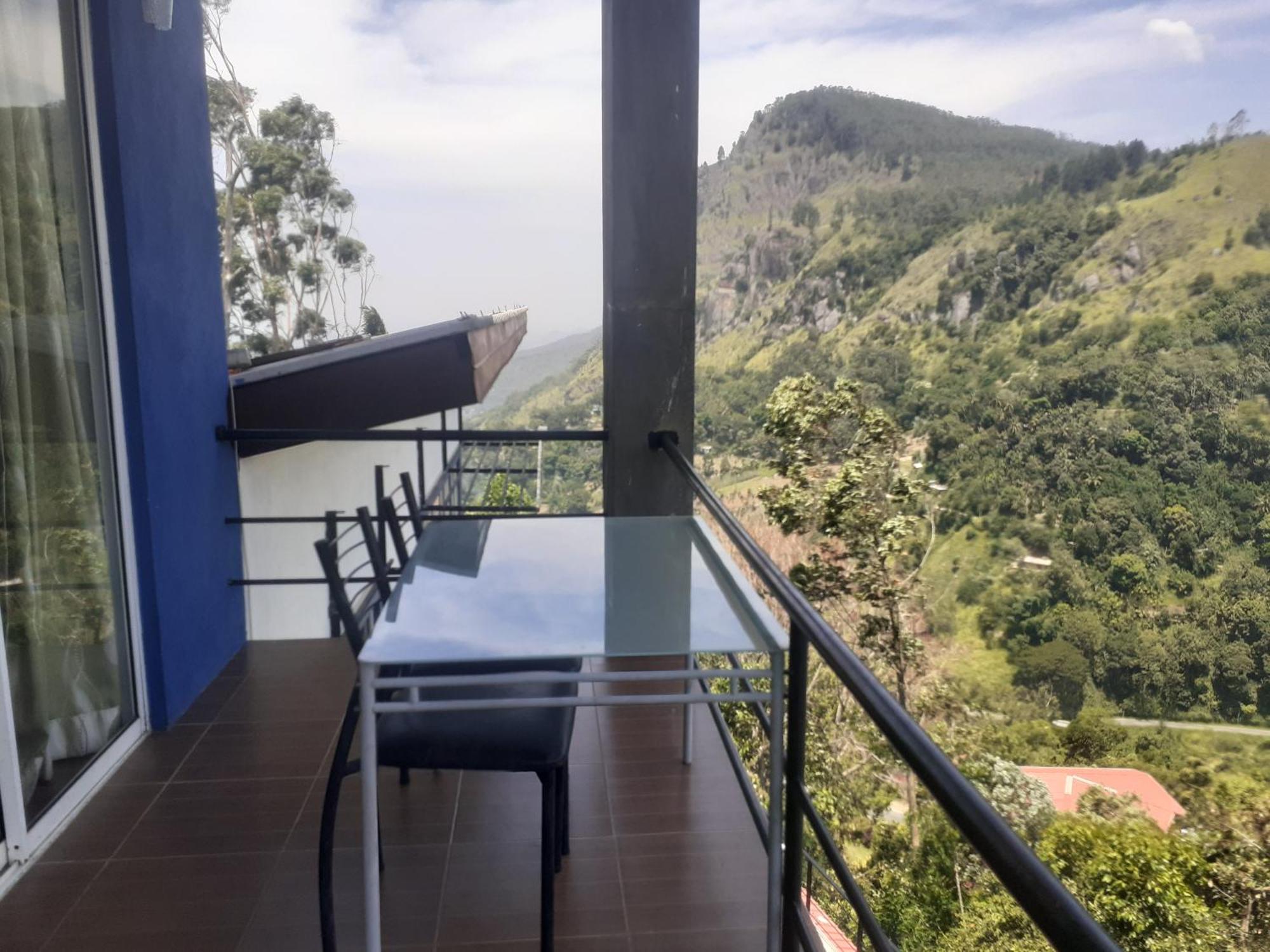 Ella Floating View Bed & Breakfast Bagian luar foto