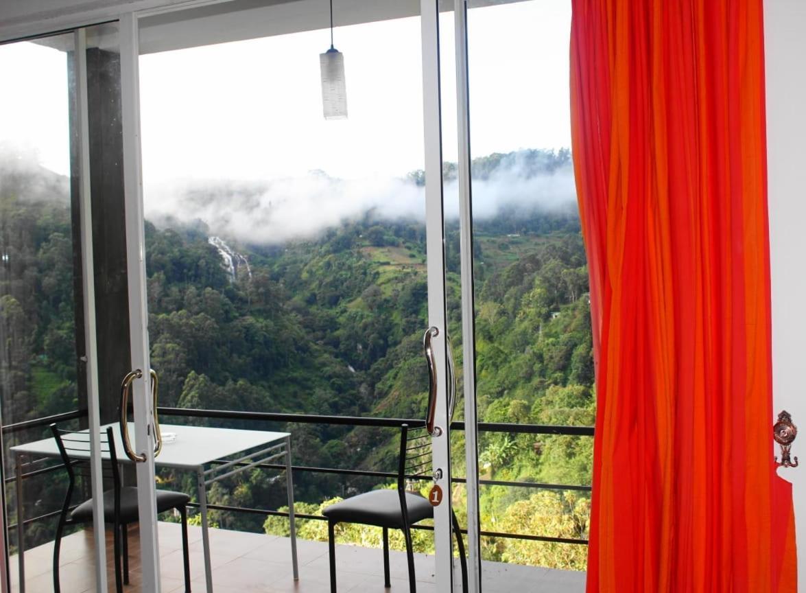 Ella Floating View Bed & Breakfast Ruang foto