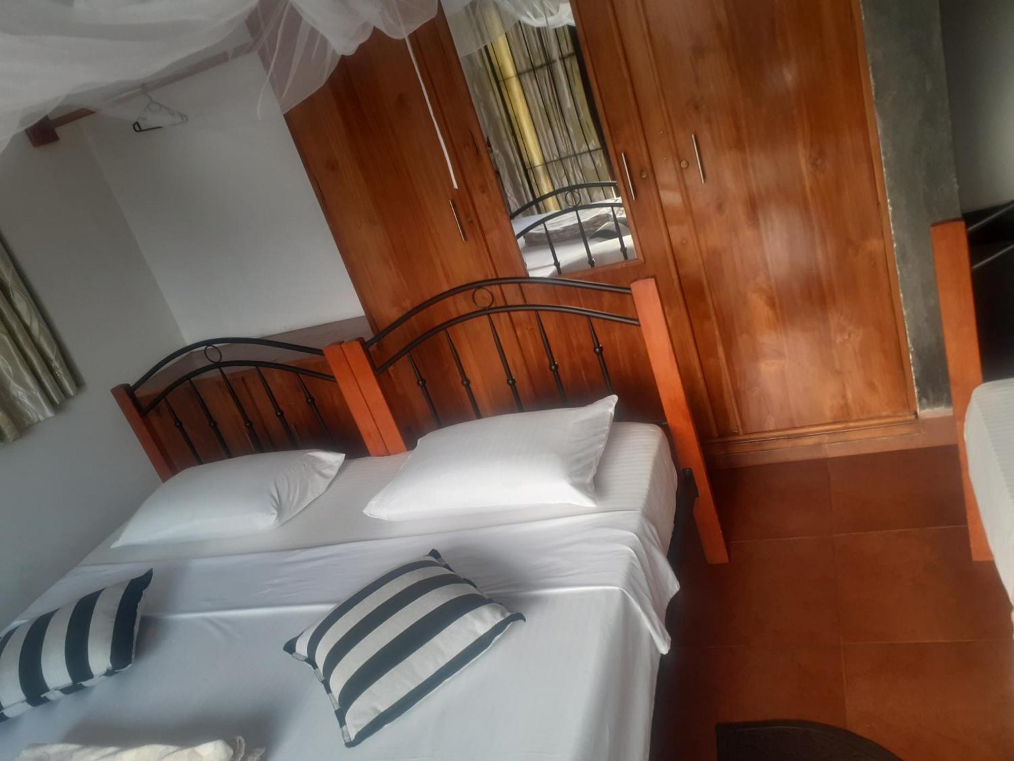 Ella Floating View Bed & Breakfast Bagian luar foto