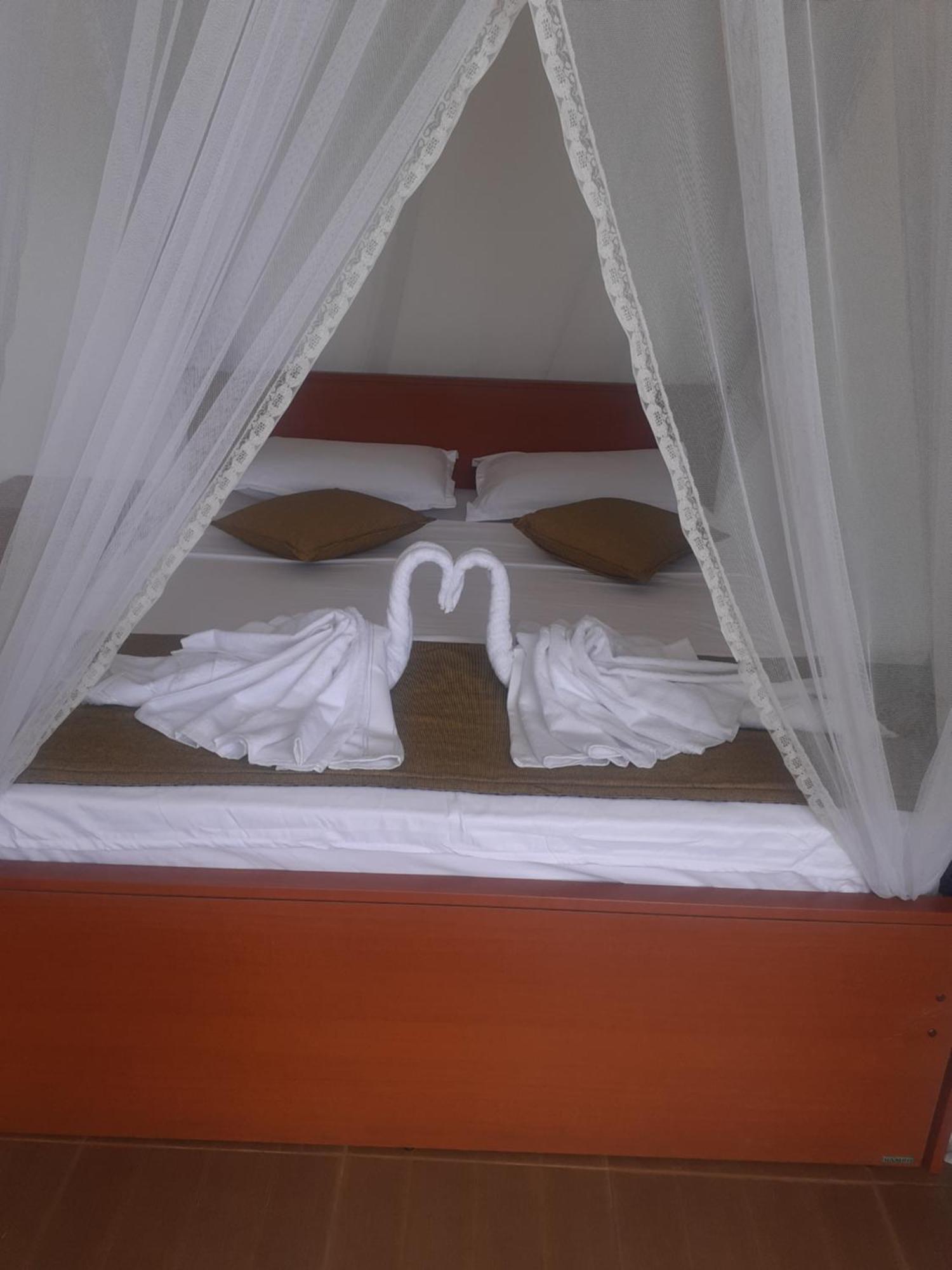 Ella Floating View Bed & Breakfast Bagian luar foto
