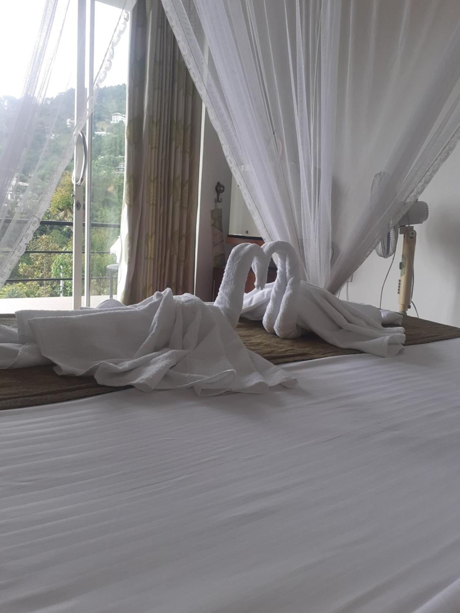 Ella Floating View Bed & Breakfast Bagian luar foto