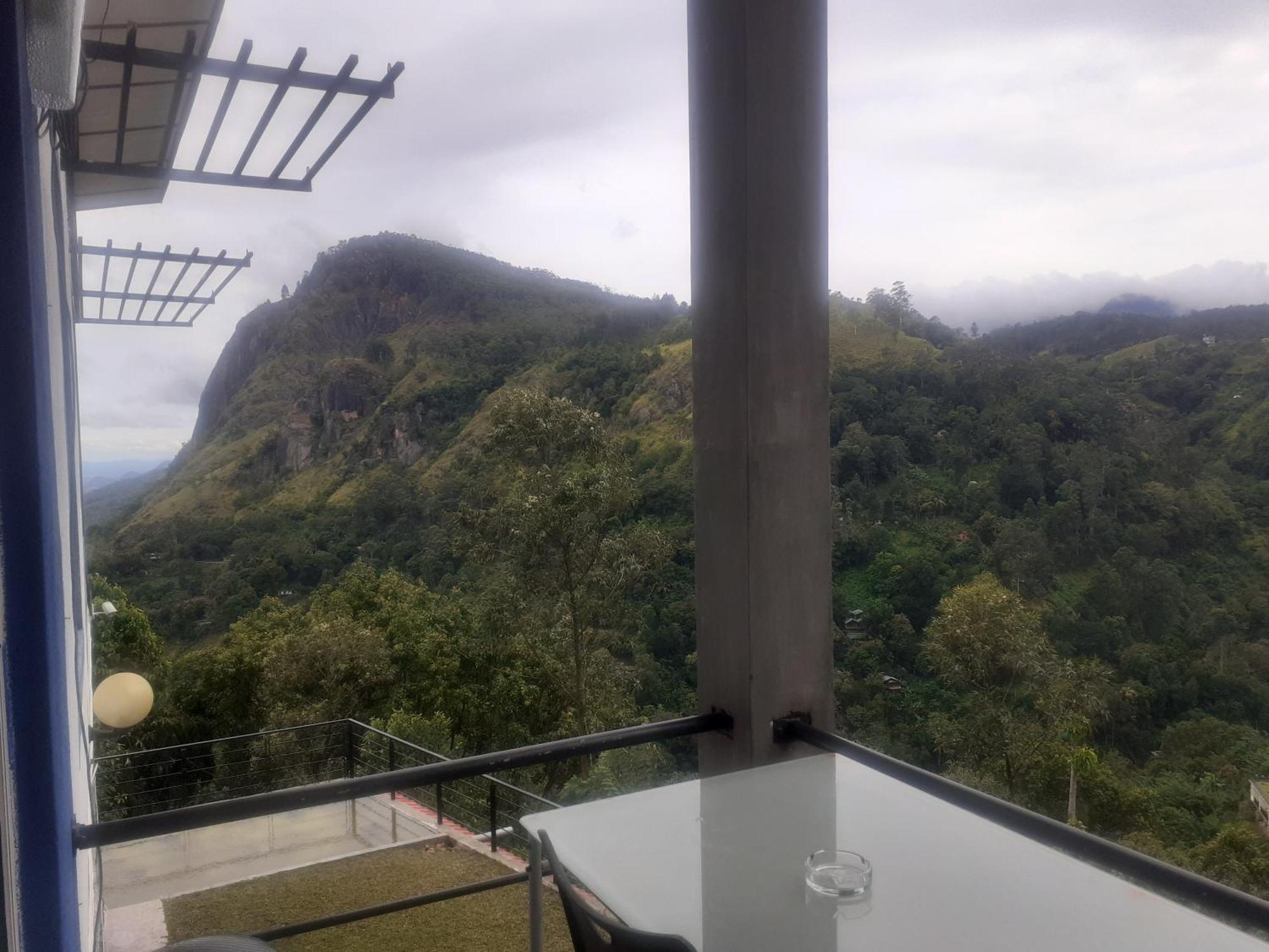 Ella Floating View Bed & Breakfast Bagian luar foto