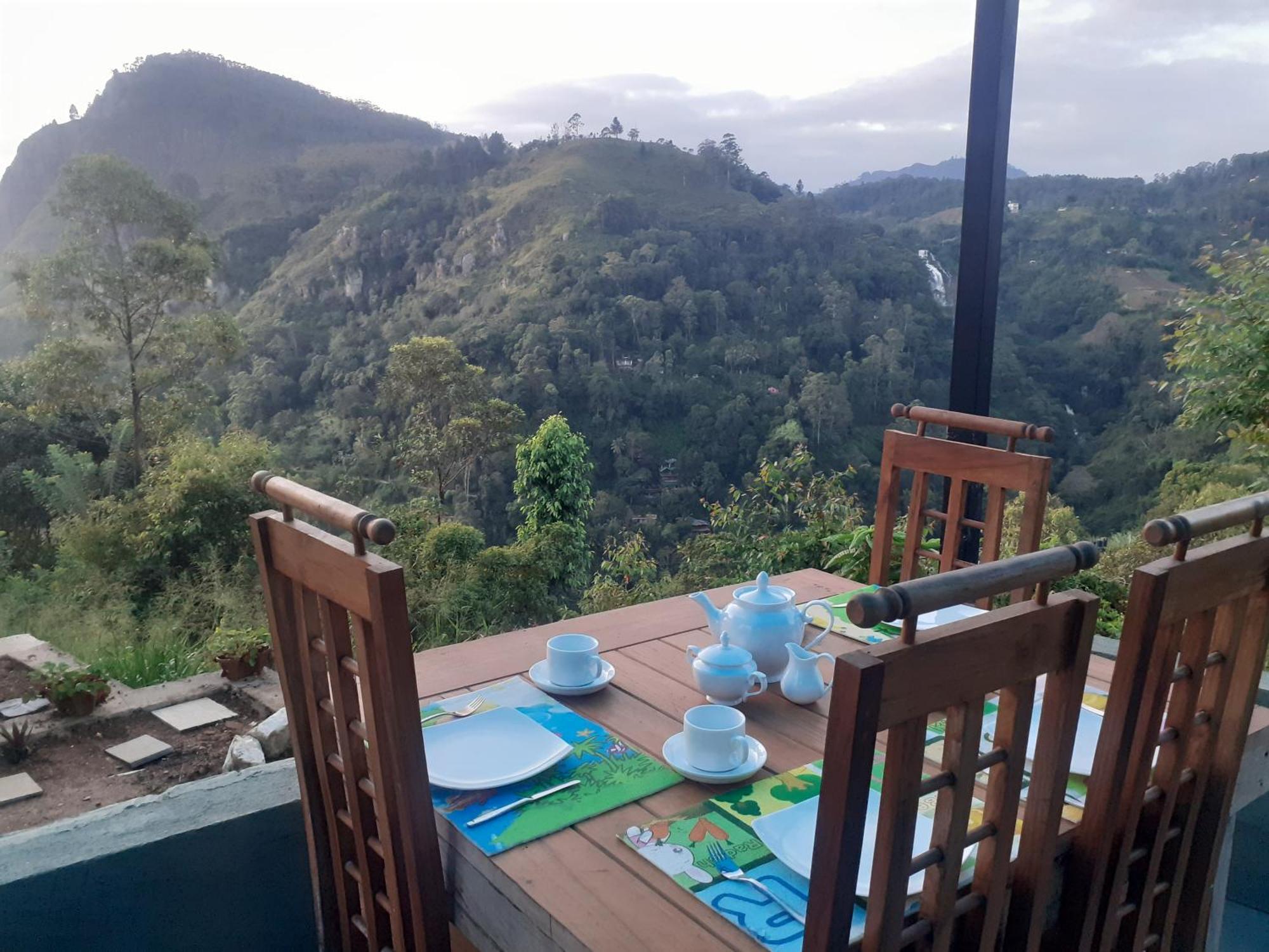 Ella Floating View Bed & Breakfast Bagian luar foto